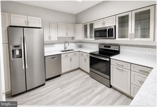719-19375 Cypress Ridge Ter, LEESBURG, VA, 20176-5188 | Card Image