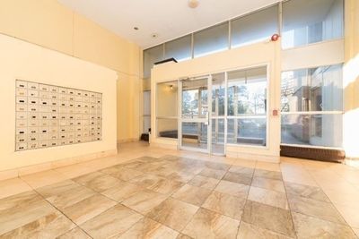 810 - 4673 Jane St, Condo with 1 bedrooms, 1 bathrooms and 1 parking in North York ON | Image 3