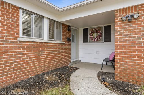 22943 Glenmoor Hts, Farmington Hills, MI, 48336-3531 | Card Image