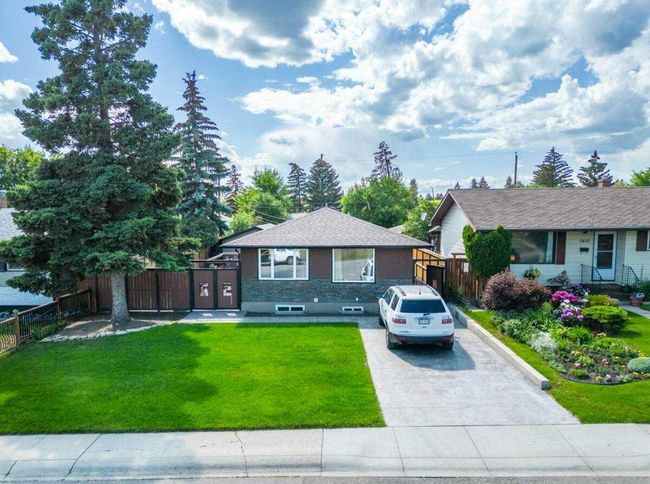 2439 41 Street Se, Home with 4 bedrooms, 2 bathrooms and 5 parking in Calgary AB | Image 42