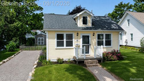 109 N Andrews St, Lake Orion, MI, 48362-3004 | Card Image
