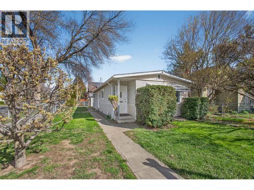 1405 Ethel St, Kelowna, BC, V1Y2X5 | Card Image