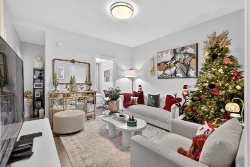 135 W 15th St, Bayonne, NJ, 07002-1427 | Card Image