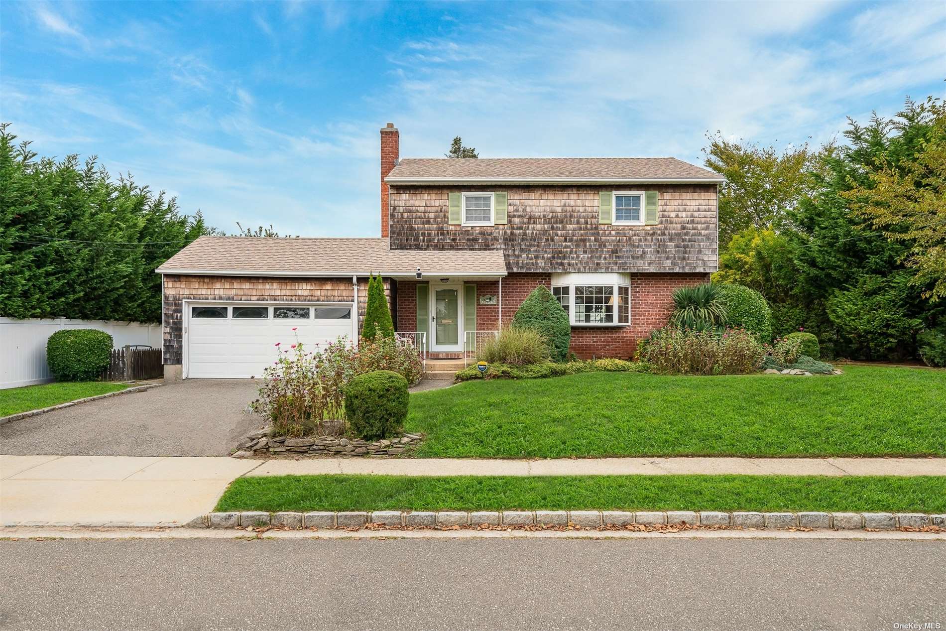 Lagoon Blvd, Massapequa, NY 11758