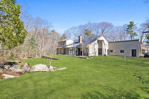40 Kennel Hill Dr, Beverly, MA, 01915-1470 | Card Image