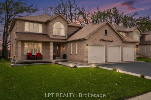 47 Northview Cres, Barrie, ON, L4N9T4 | Card Image
