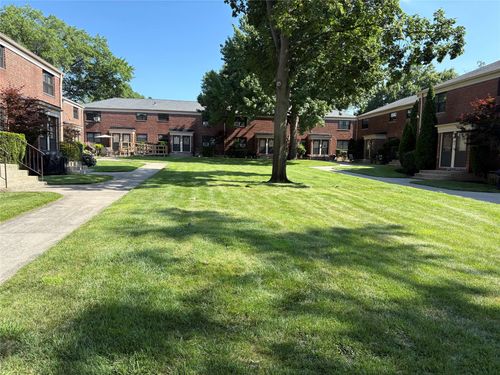 2-220 73rd Ave, Oakland Gardens, NY, 11364-2624 | Card Image