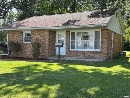 1147 Hardin Ave, Jacksonville, IL, 62650-3318 | Card Image