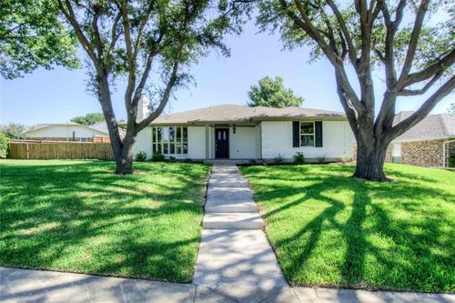 2051 Oakbluff Dr, Carrollton, TX, 75007-1649 | Card Image