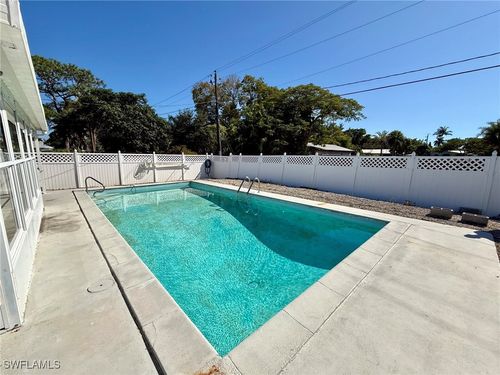 2990 10th St N, NAPLES, FL, 34103-4516 | Card Image