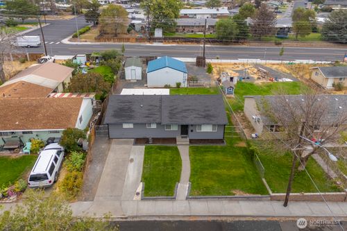 630 W Loop Dr, Moses Lake, WA, 98837-1538 | Card Image