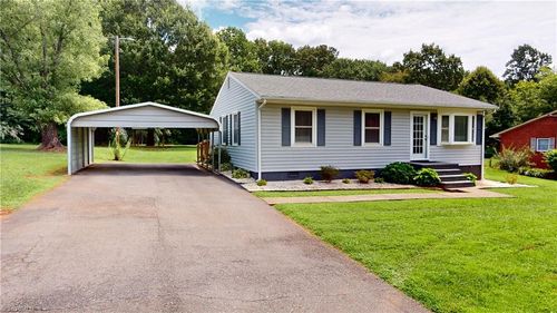 205 Fowler Cir, Dobson, NC, 27017-8543 | Card Image