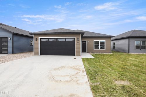 3417 35th Street W, Williston, ND, 58801 | Card Image