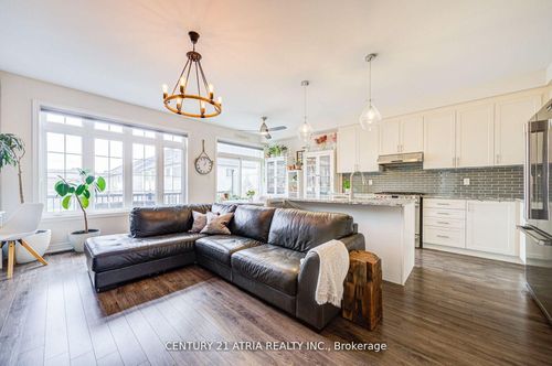 95 Beechborough Cres, East Gwillimbury, ON, L9N0N9 | Card Image