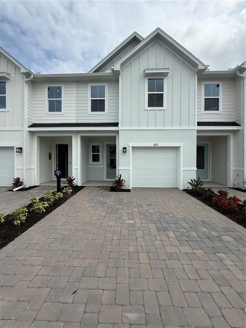 1229 Pineywood Field Dr, Davenport, FL, 33837-2133 | Card Image