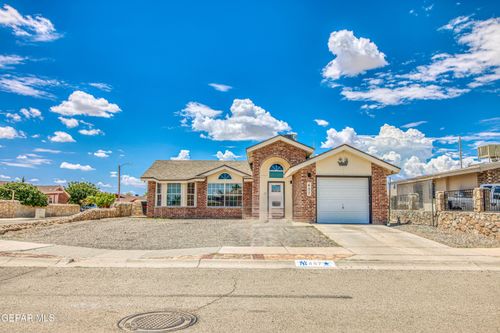457 Von Bargen Dr, Horizon City, TX, 79928-6974 | Card Image