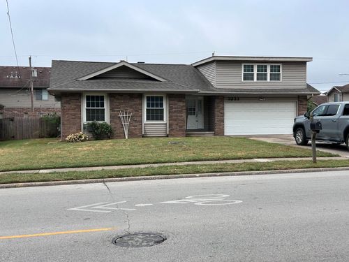 3233 S Jefferson Ave, Springfield, MO, 65807-4918 | Card Image