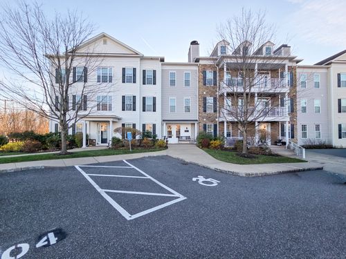 201-1 Rivington Way, Danbury, CT, 06810-5154 | Card Image