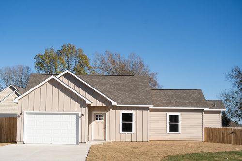 302 String Prairie Way, Smithville, TX, 78957-2632 | Card Image