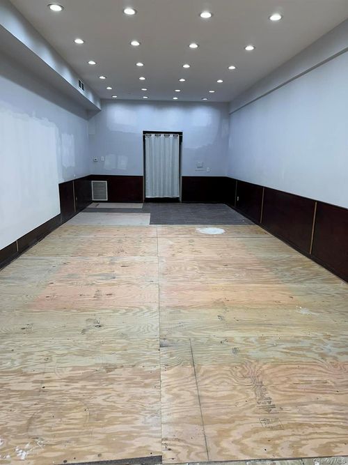 ste-1-247 Post Ave, Westbury, NY, 11590-3047 | Card Image