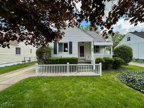 5111 Lucydale Ave, North Olmsted, OH, 44070-4308 | Card Image