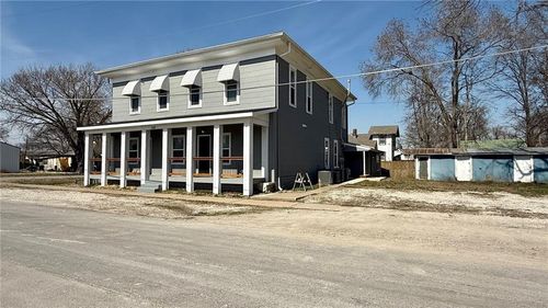 102 E 3rd St, Linwood, KS, 66052-4368 | Card Image