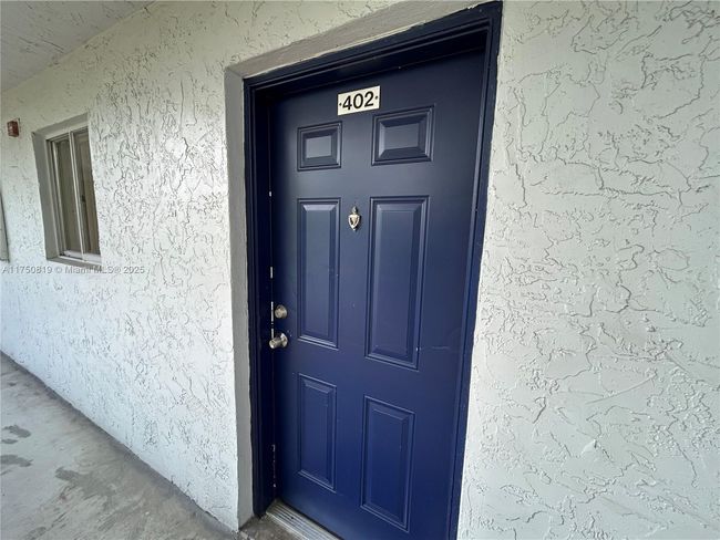 APT-402 - 8710 N Sherman Cir, Condo with 2 bedrooms, 2 bathrooms and null parking in Miramar FL | Image 17