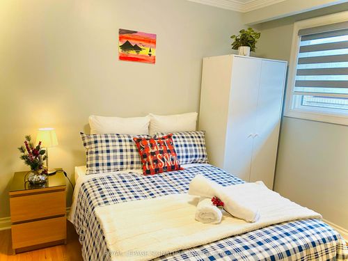 3465 Ponytrail Dr, Mississauga, ON, L4X1V9 | Card Image