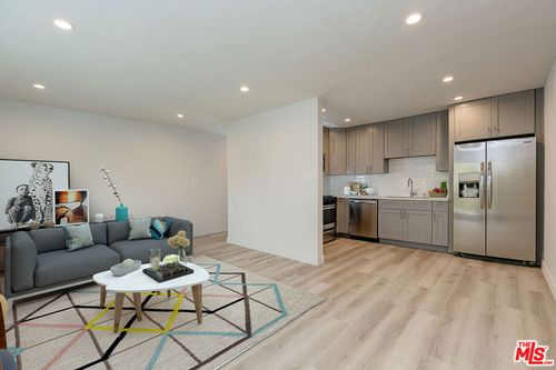 104-2232 W 24th St, Los Angeles, CA, 90007-2738 | Card Image