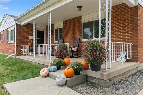 513 Redbud Ln, Xenia, OH, 45385-1746 | Card Image