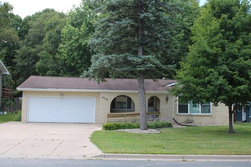 958 Jorgenson St Se, Hutchinson, MN, 55350-3235 | Card Image
