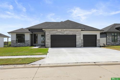 5522 N 213th Ave, Elkhorn, NE, 68022-4994 | Card Image