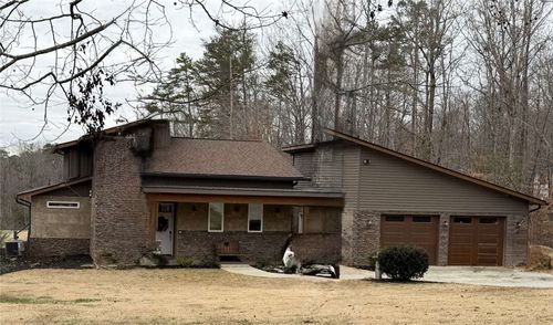 111 N Hogan Dr, Westminster, SC, 29693-6423 | Card Image