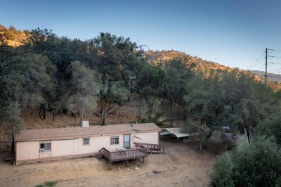 42118 Eggers Drive, House other with 2 bedrooms, 1 bathrooms and null parking in Three Rivers CA | Image 1