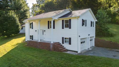 187 Aqua St, Cedar Bluff, VA, 24609-8262 | Card Image