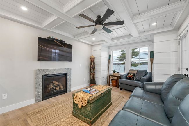 UNIT-12 - 109 Weirs Blvd, Condo with 4 bedrooms, 3 bathrooms and null parking in Laconia NH | Image 4