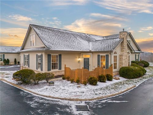 1303 Golf Course Dr, Washington, PA, 15301-2852 | Card Image