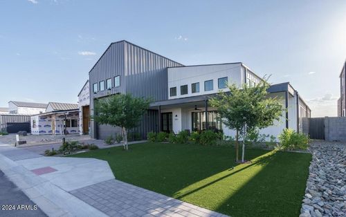 4-8504 S 10th Ln, Phoenix, AZ, 85041 | Card Image