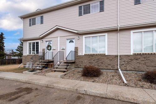 312 - 4811 47 Avenue, Home with 4 bedrooms, 2 bathrooms and 2 parking in Lloydminster SK | Card Image