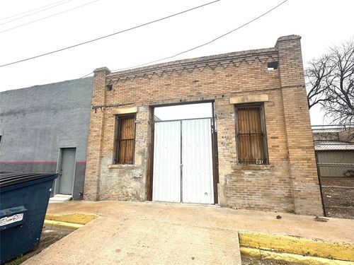 110 W 1st St, Taylor, TX, 76574-3503 | Card Image