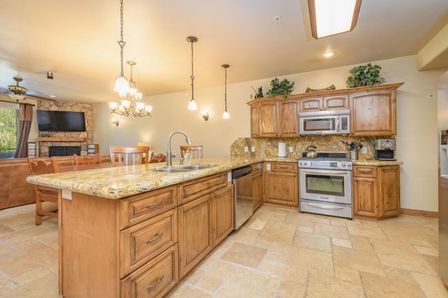 Kitchen | Image 10