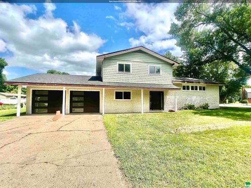 1225 Valley View Dr, Vermillion, SD, 57069-3552 | Card Image