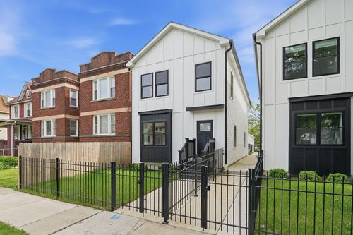 5729 W Ohio Street, Chicago, IL, 60644 | Card Image