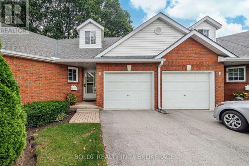 10-7370 Monastery Dr, Niagara Falls, ON, L2H3C4 | Card Image