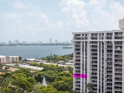 901 - 2000 Towerside Ter, Condo with 2 bedrooms, 2 bathrooms and null parking in Miami FL | Image 3