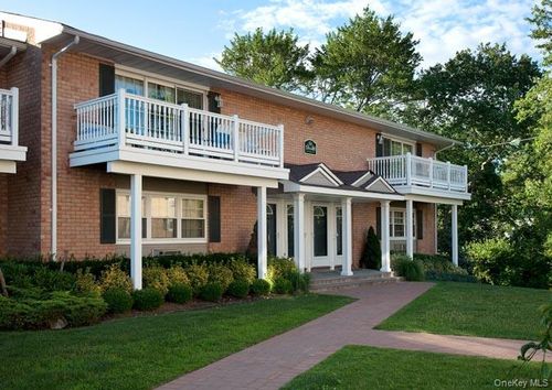19-19 Claire Ct, West Babylon, NY, 11704-7303 | Card Image
