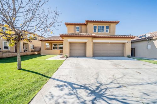 230 Northwood, San Jacinto, CA, 92582 | Card Image