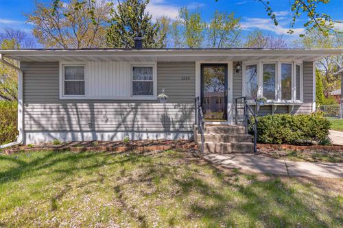 3220 18th St, Rockford, IL, 61109-2370 | Card Image