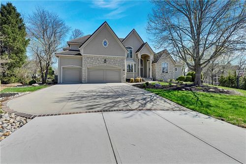 10853 S Cedar Niles Cir, Olathe, KS, 66061-7473 | Card Image