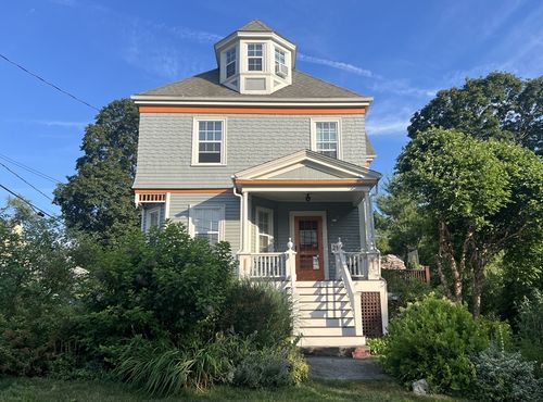 21 Montague St, Arlington, MA, 02474-2513 | Card Image